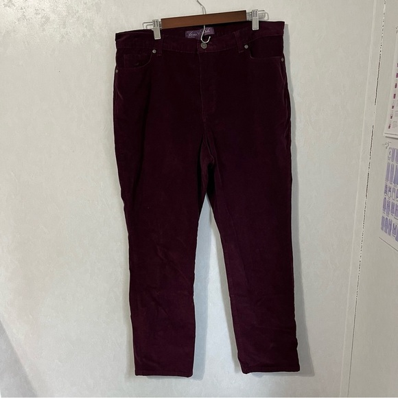 Gloria Vanderbilt Burgundy Velvet Cords Jeans - Picture 1 of 5